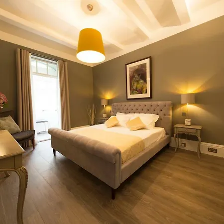 Apartment Merchants Street